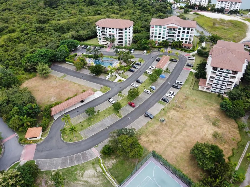 SE VENDE HERMOSO APARTAMENTO EN P.H. GALEONES