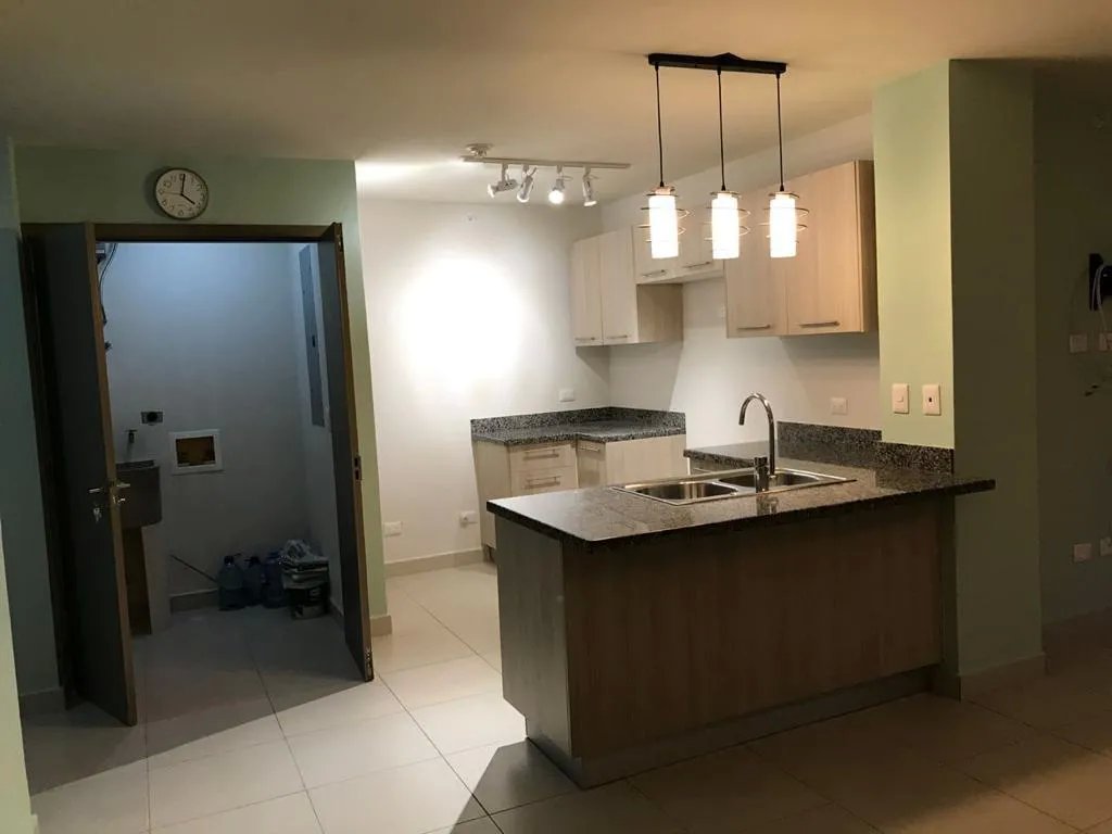 SE VENDE HERMOSO APARTAMENTO EN P.H. GALEONES