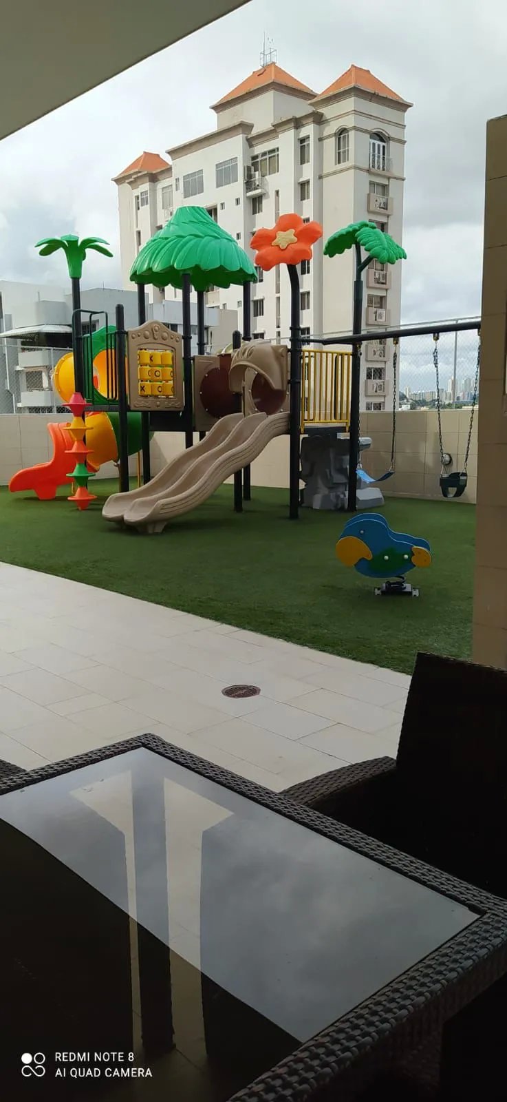 Venta de apartamento semiamoblado PH Rainbow Tower