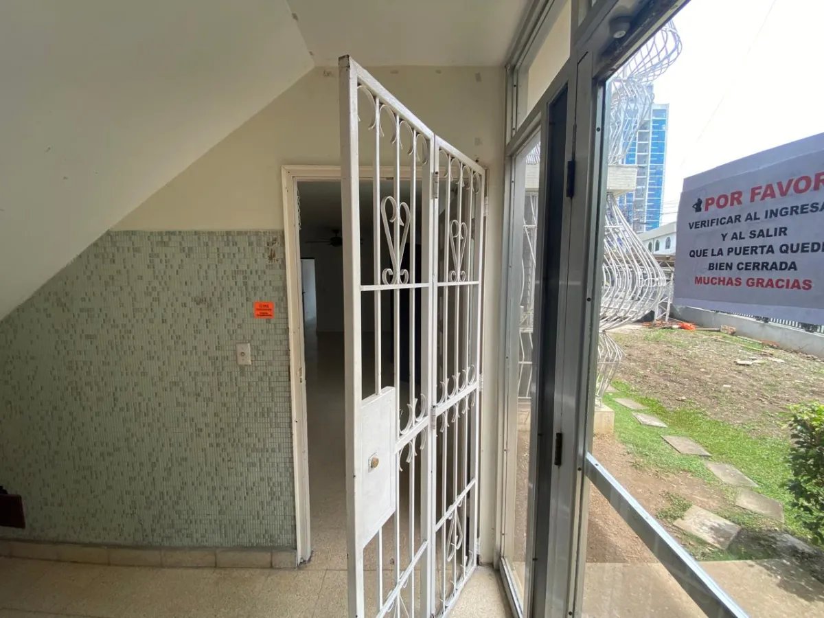 Business For Rent in Calle 64 Este