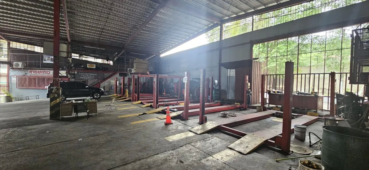 Venta de Galera Comercial ubicada en Santa Ana, Calle Estudiante, Ancón.