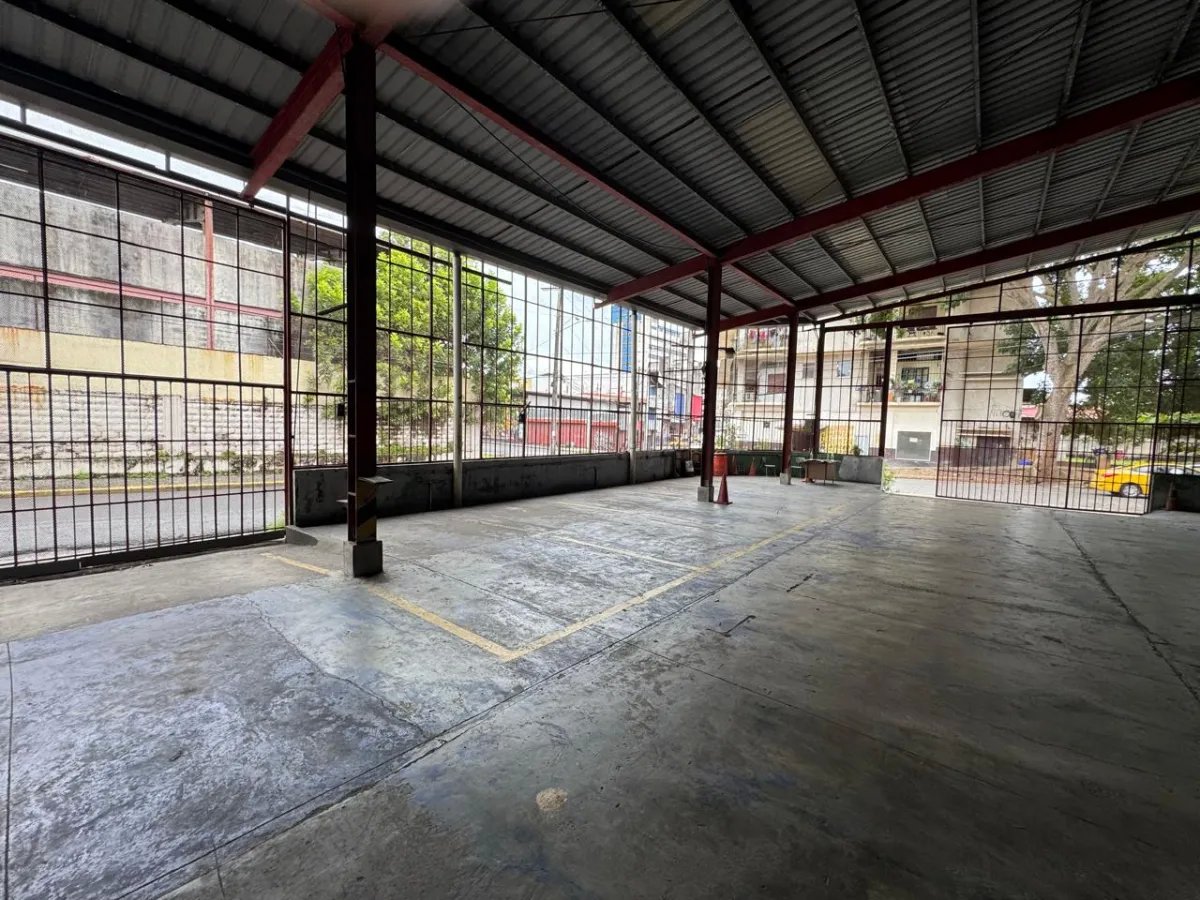 Venta de Galera Comercial ubicada en Santa Ana, Calle Estudiante, Ancón.