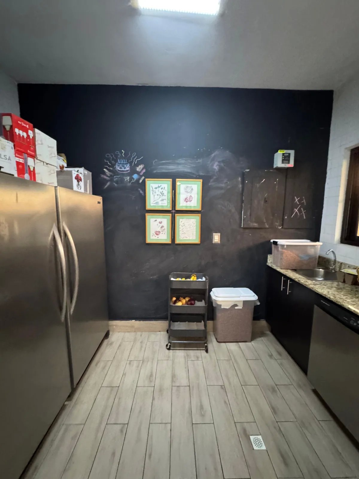 ¡Oportunidad única en Costa Sur! Venta de Moderna Casa en El Doral.