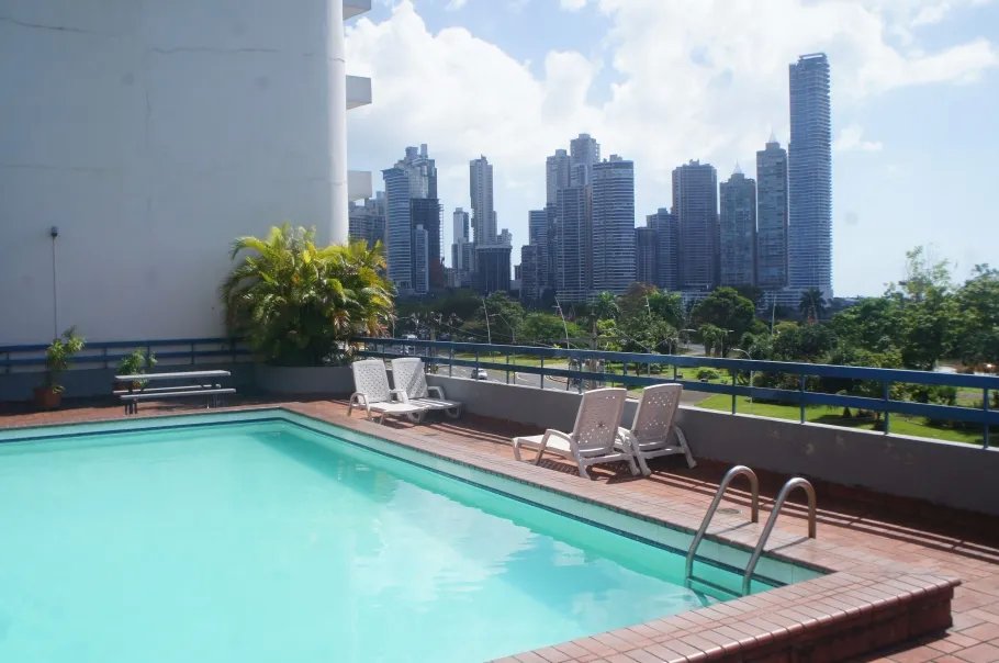 Condominium For Rent in Avenida Balboa