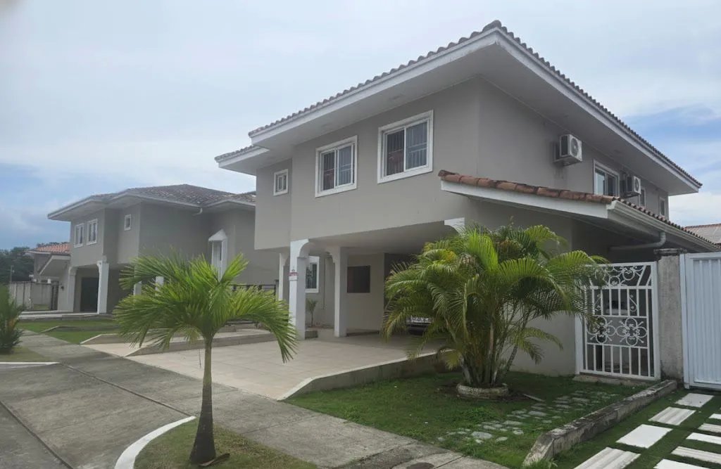 Se Vende Hermosa Casa en Albader III
