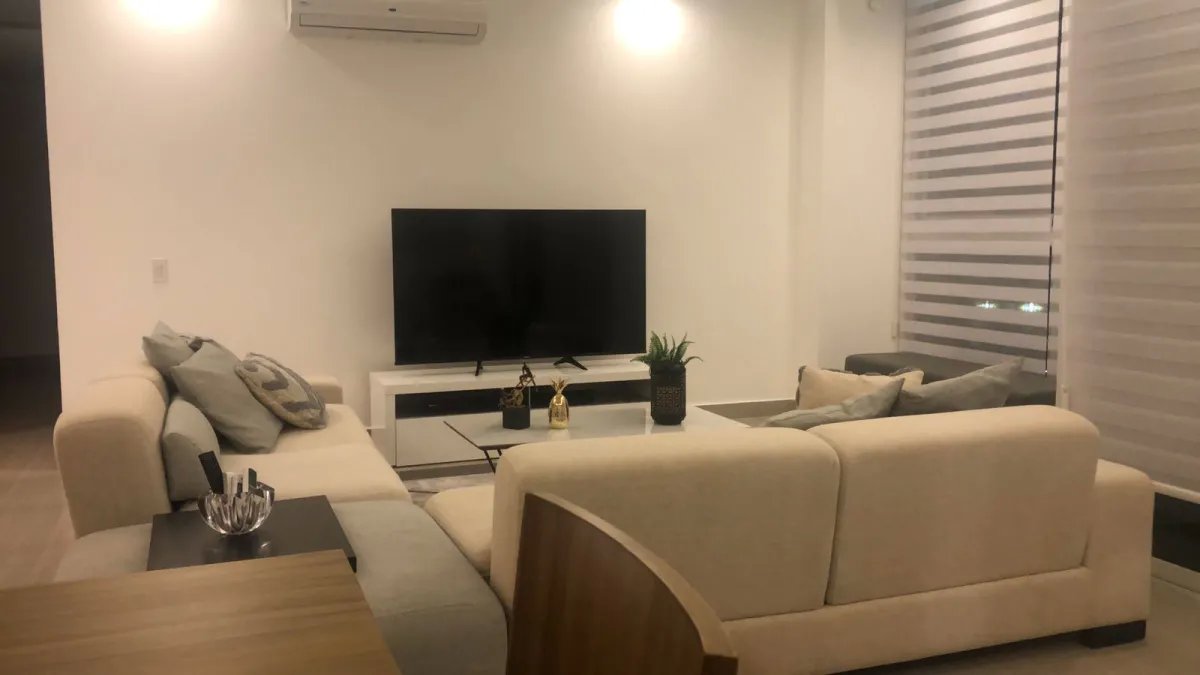 Alquiler de apartamento amoblado en Costa del Este, Panamá