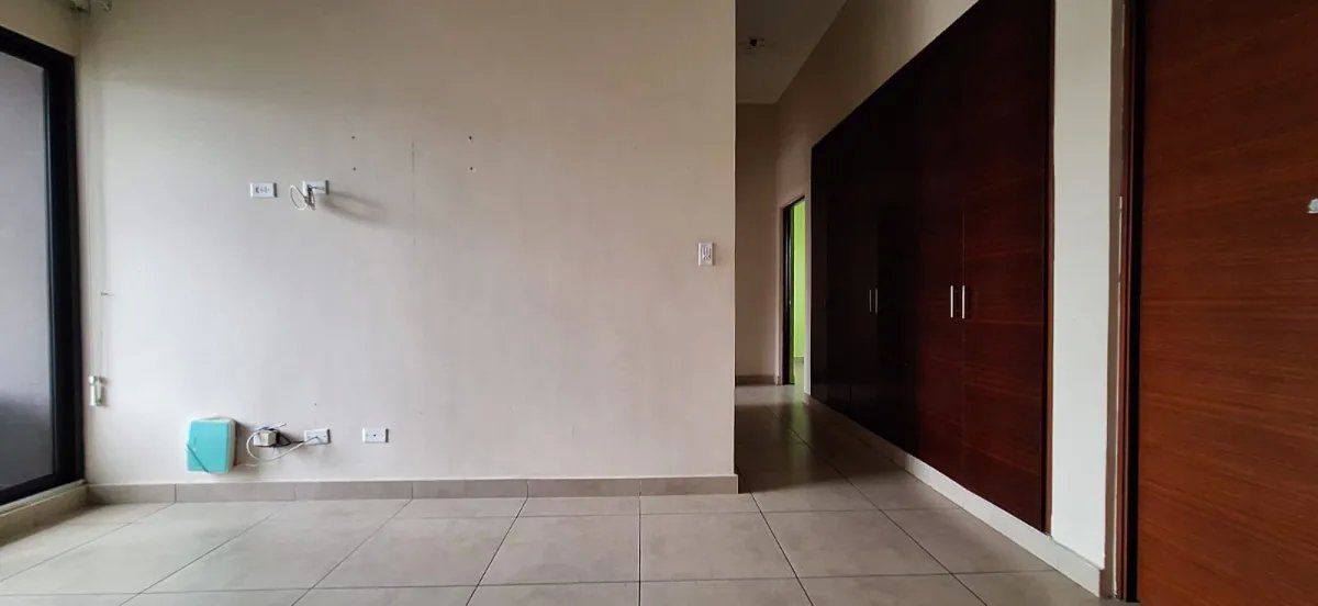 Venta de casa en P.H. Olympus, Brisas del Golf