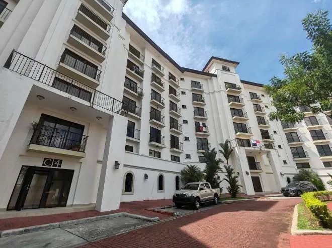 Apartment For Sale in CLAYTON