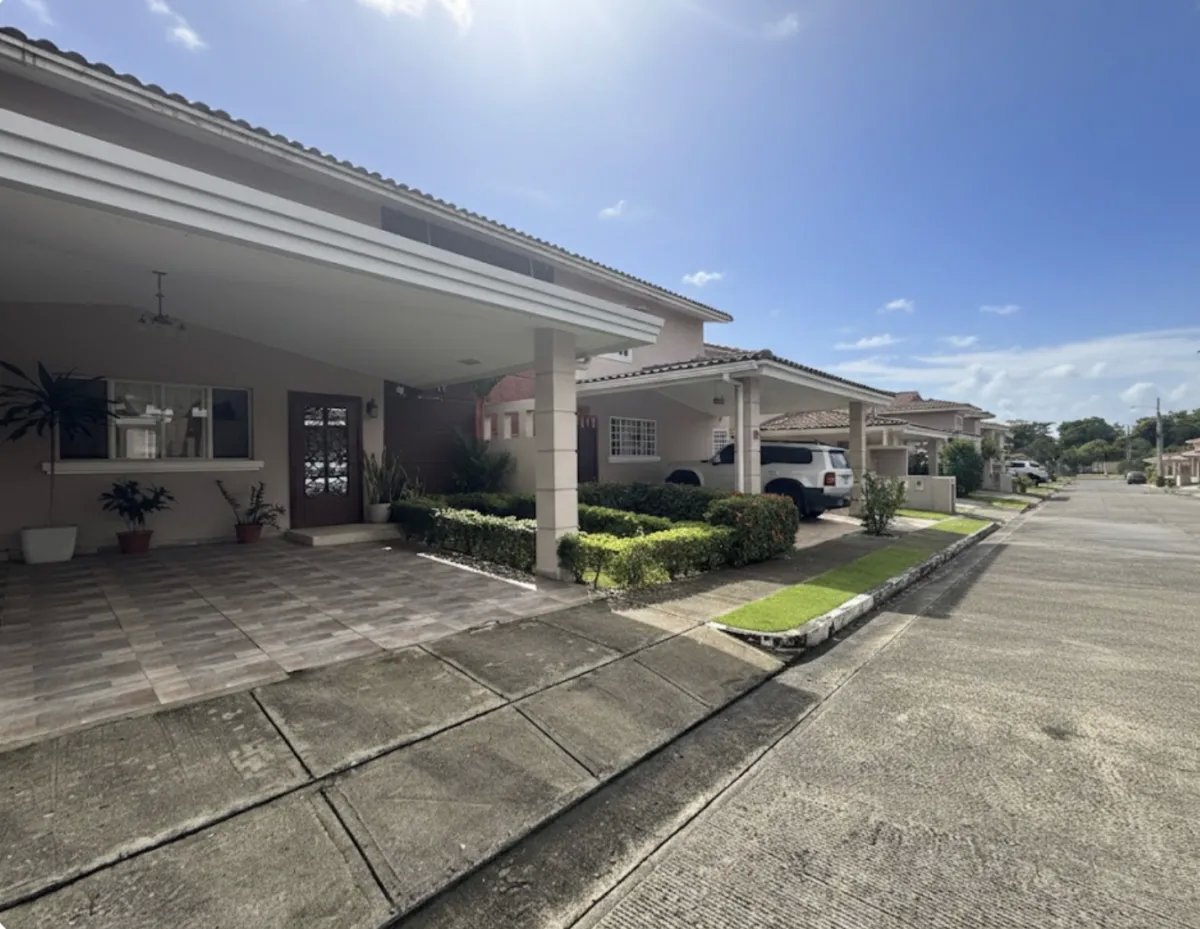 Venta de casa en PH Villa Tiber, Villas del Golf