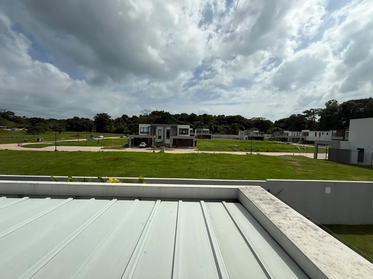 Venta de Casa Duplex en Explora Panama Pacifico
