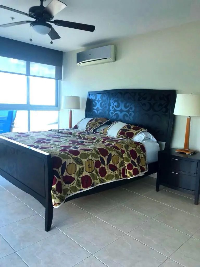 VENTA DE APARTAMENTO FRENTE AL MAR  PH CORONADO BAY