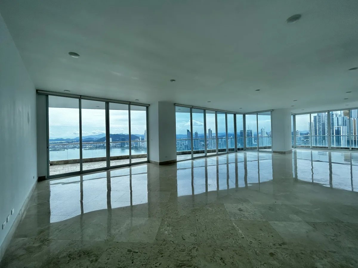 Apartment For Sale in Punta Paitilla