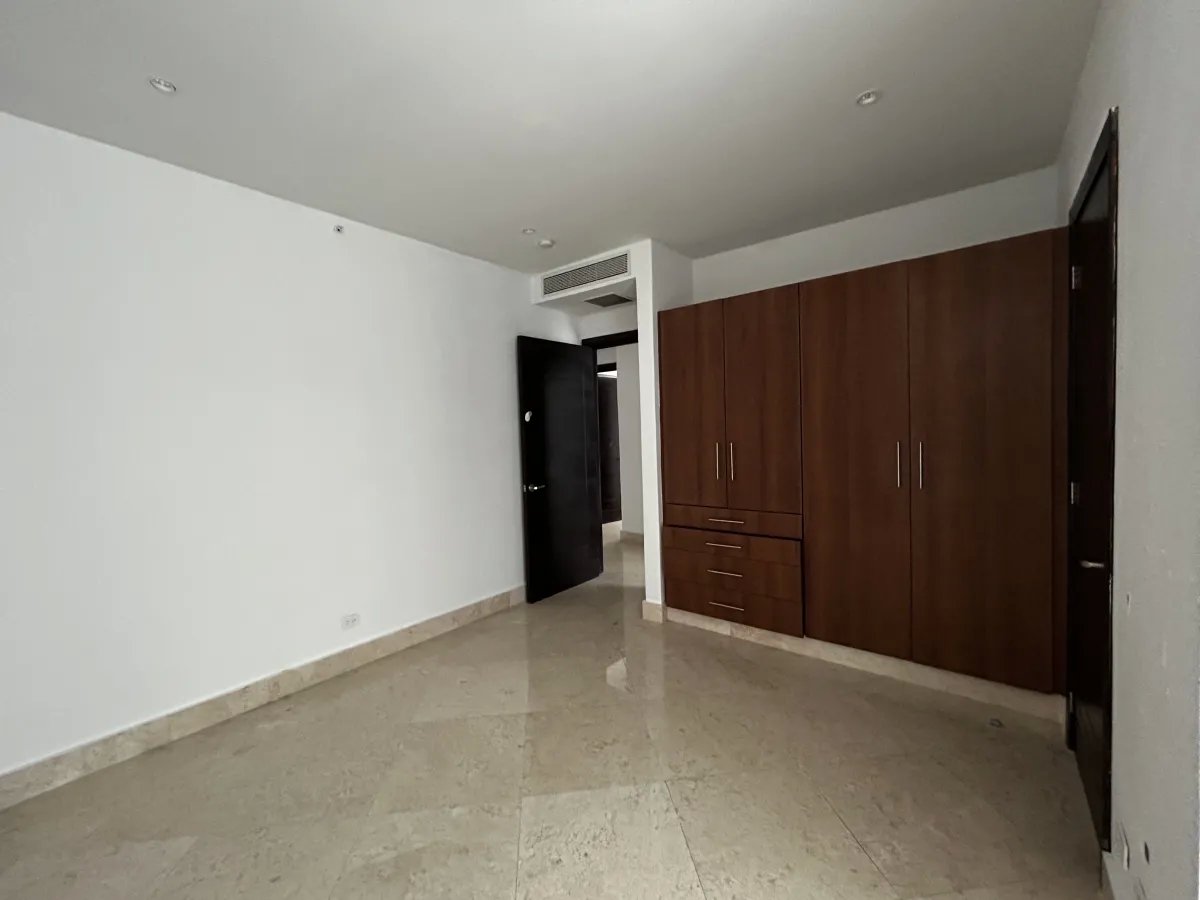 Apartment For Sale in Punta Paitilla