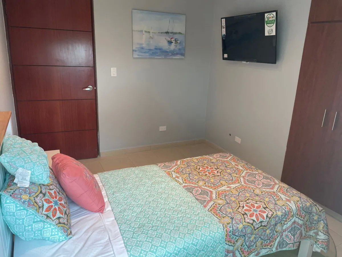 SE ALQUILA HERMOSO APARTAMENTO EN P.H. GREEN PARK