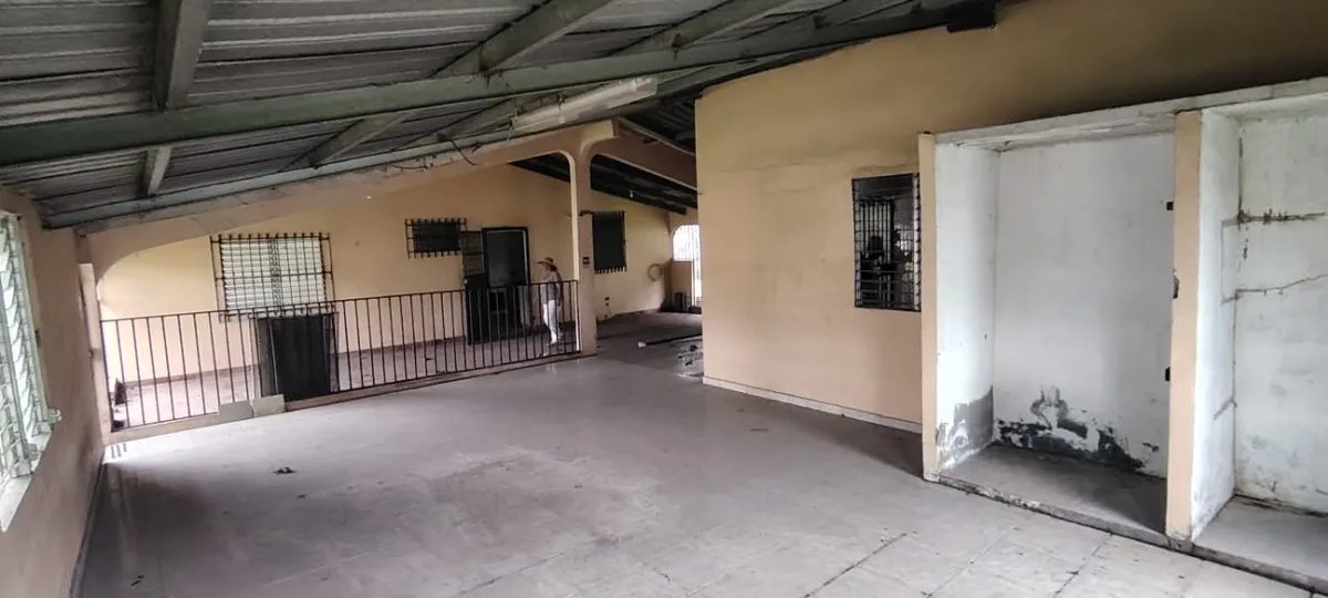 SE VENDE CASA EN ALTOS DE VACAMONTE