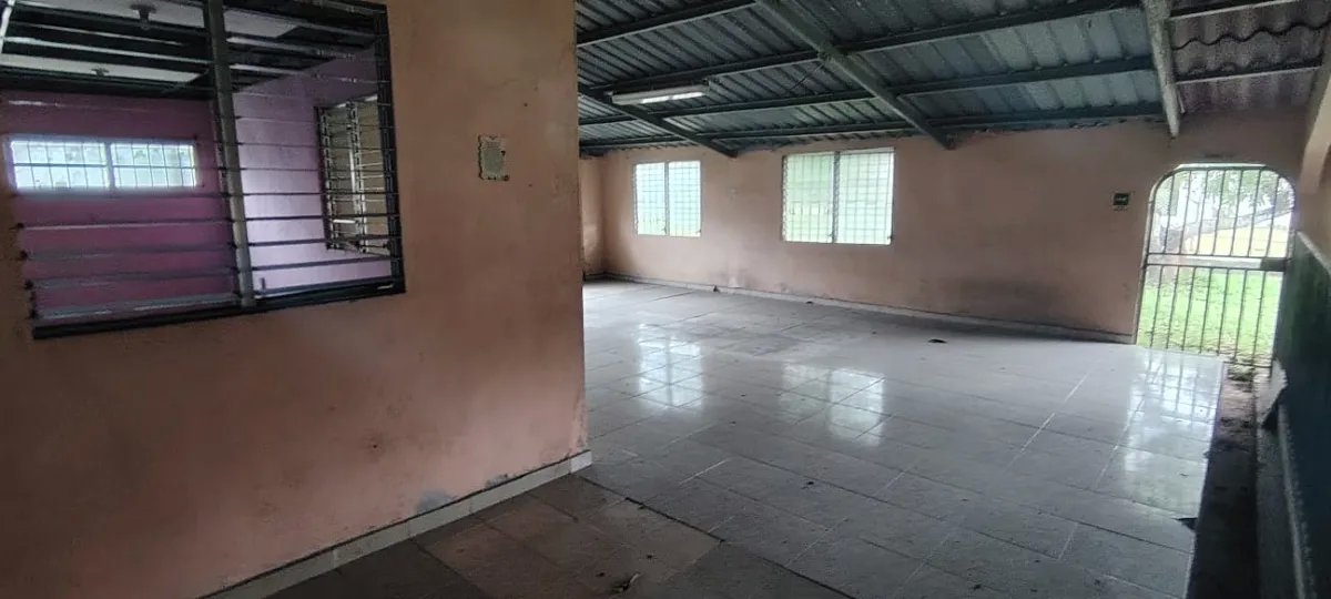 SE VENDE CASA EN ALTOS DE VACAMONTE