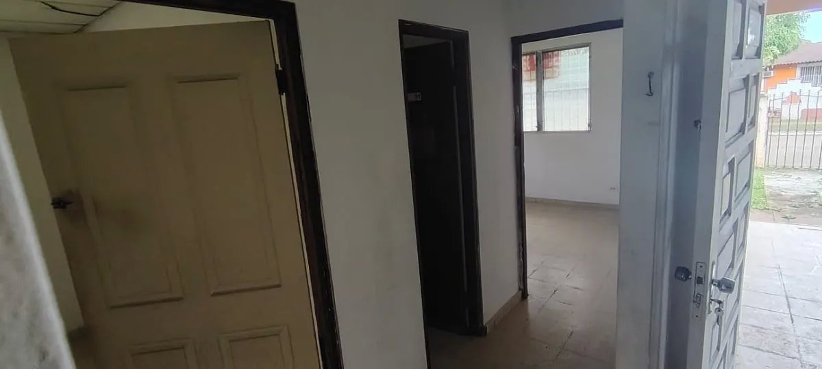SE VENDE CASA EN ALTOS DE VACAMONTE