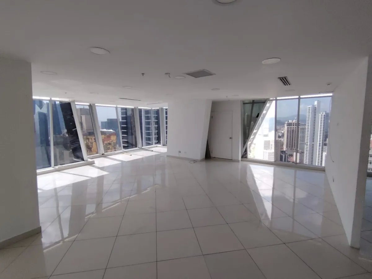 SE ALQUILA O SE VENDE OFICINA EDIFICIO SL55