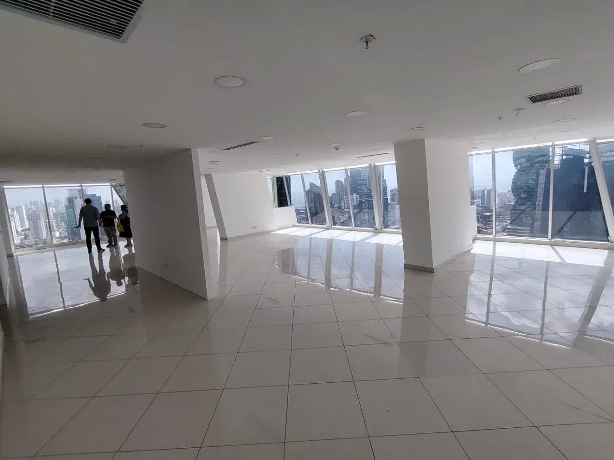 SE ALQUILA O SE VENDE OFICINA EDIFICIO SL55