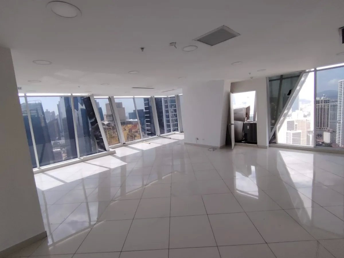 SE ALQUILA O SE VENDE OFICINA EDIFICIO SL55