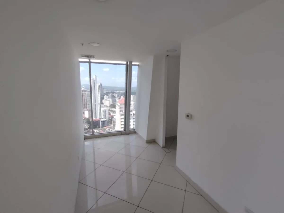 SE ALQUILA O SE VENDE OFICINA EDIFICIO SL55