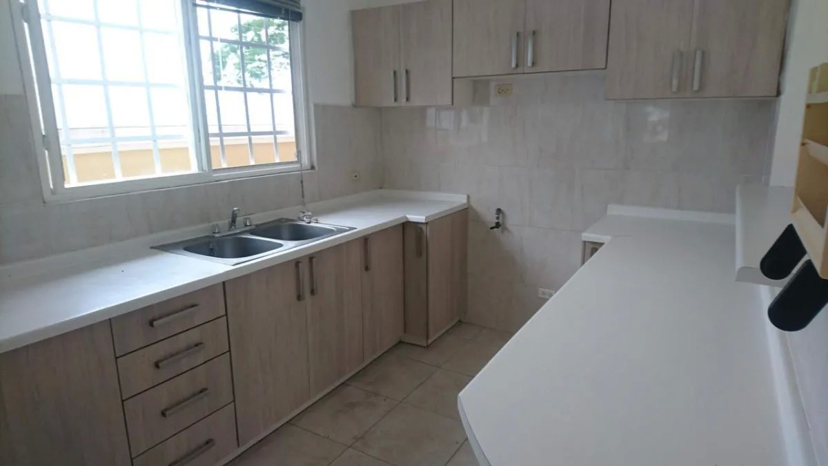 CASA VENTA EN BRISAS DEL GOLF