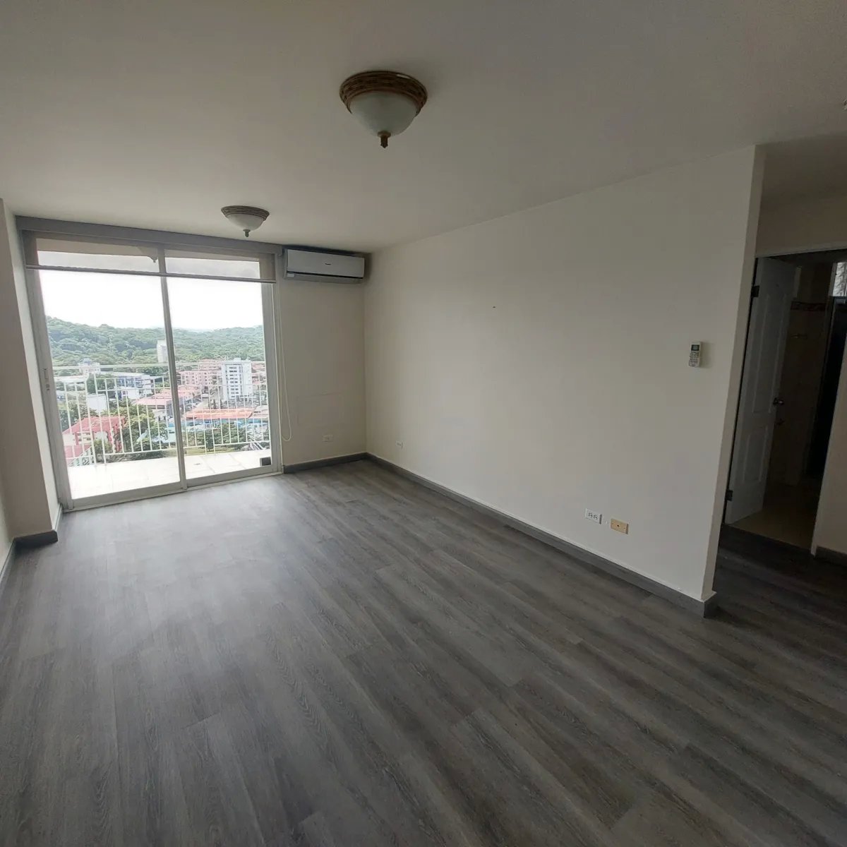 Venta de apartamento en P.H. El Mare, Bella Vista