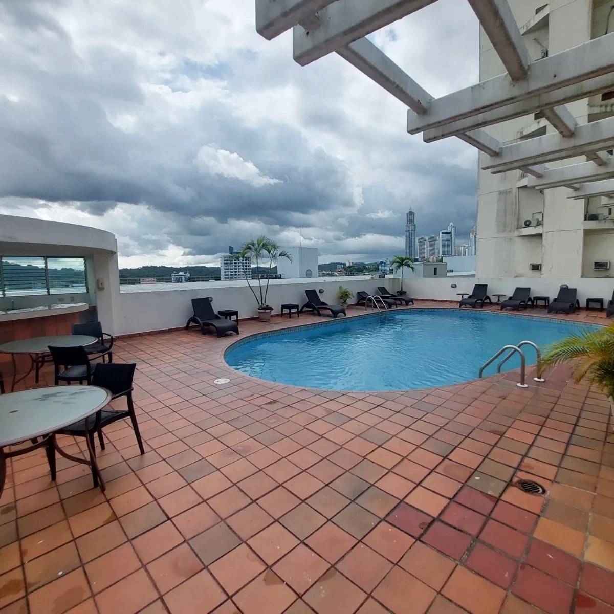 Venta de apartamento en P.H. El Mare, Bella Vista