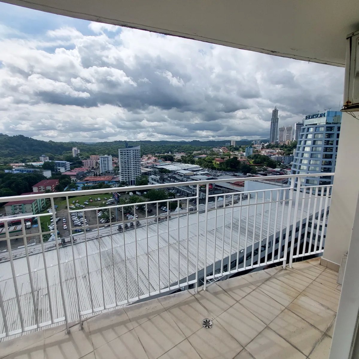 Venta de apartamento en P.H. El Mare, Bella Vista