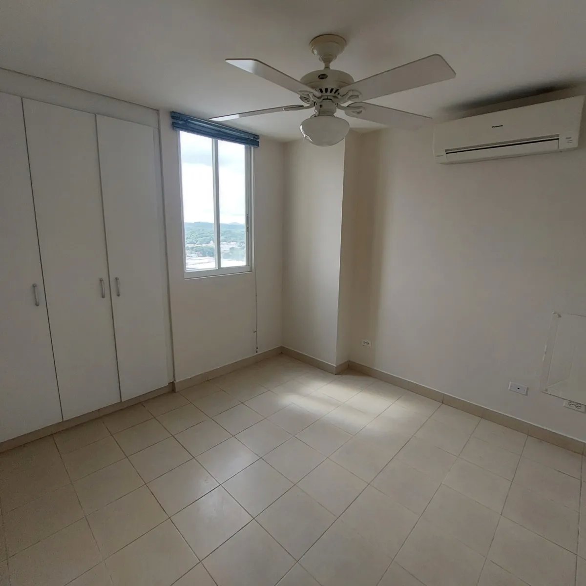 Venta de apartamento en P.H. El Mare, Bella Vista