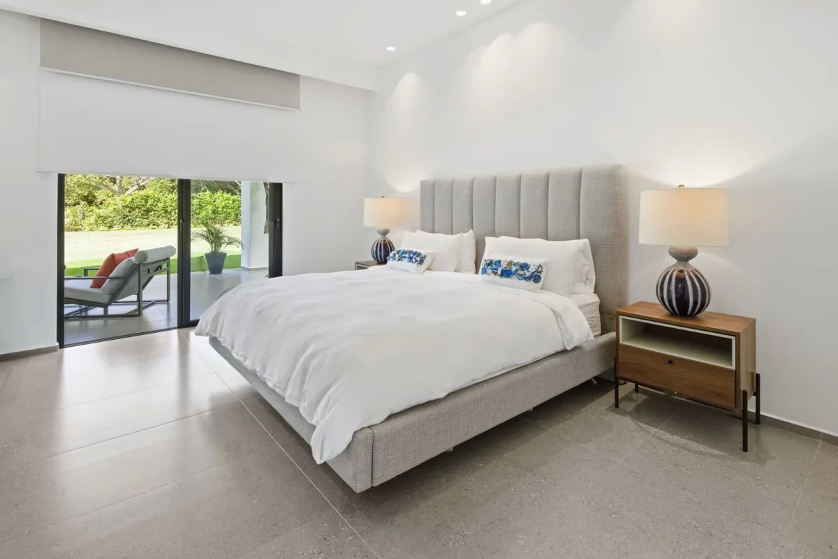Vendo Exclusiva Casa con Piscina y Terraza  Totalmente Equipada