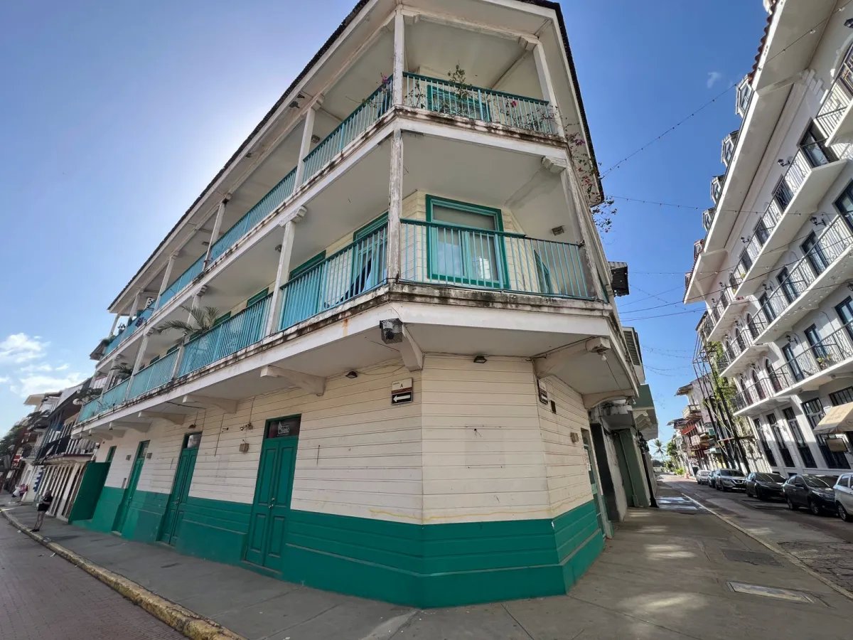 Alquiler de Local Comercial en Flor de Lirio, Casco Antiguo