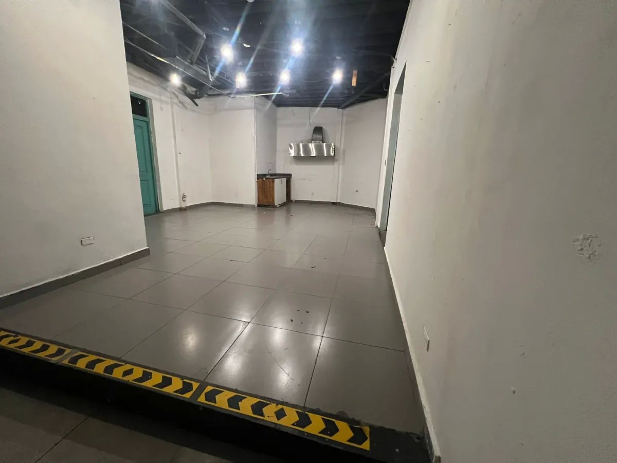Alquiler de Local Comercial en Flor de Lirio, Casco Antiguo