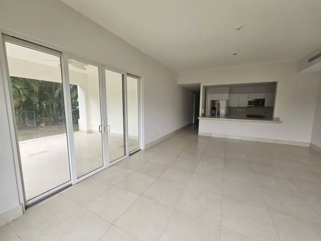 Venta de apartamento reposeido en Buenaventura, Rio Hato