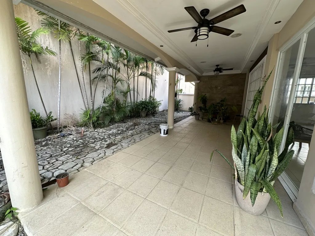 SE ALQUILA CASA EN ALTOS DE PANAMA