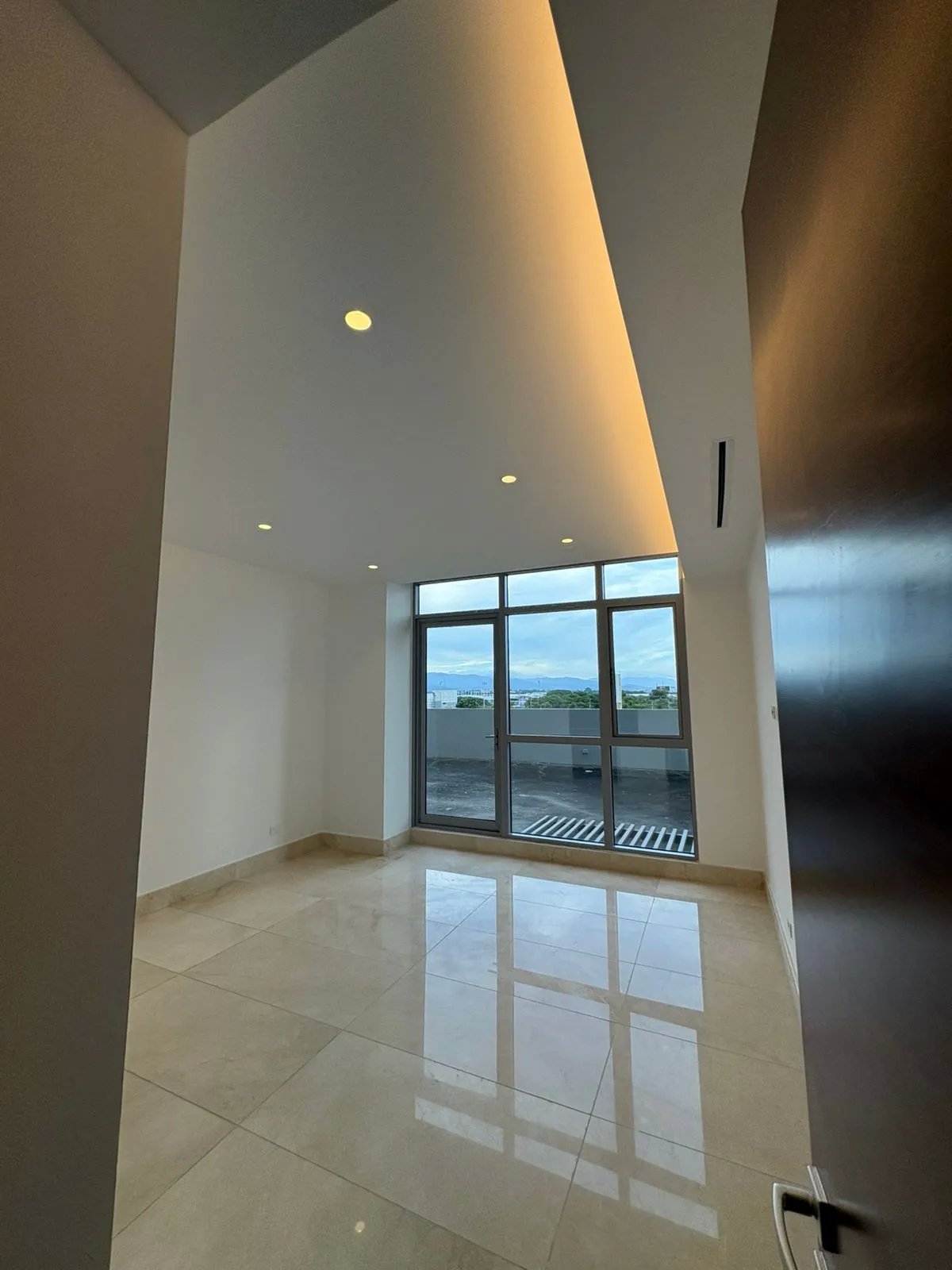 VENTA  EXCLUSIVO APARTAMENTO EN PH AZALEA