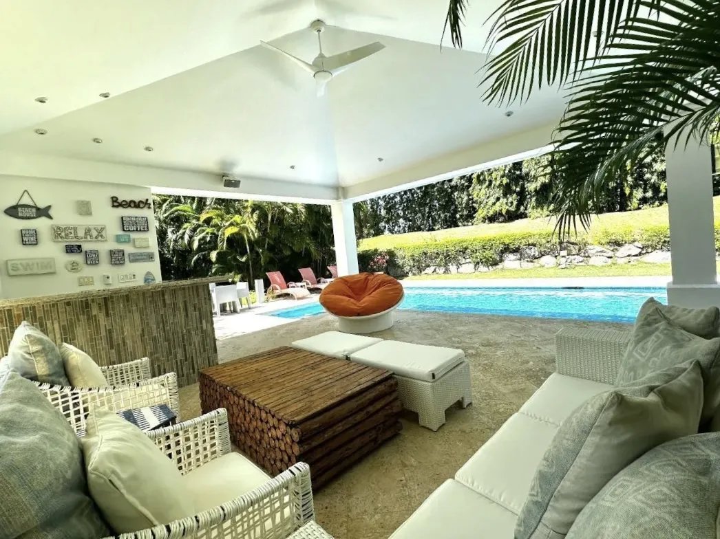 Alquiler de Casa con Piscina en Bijao