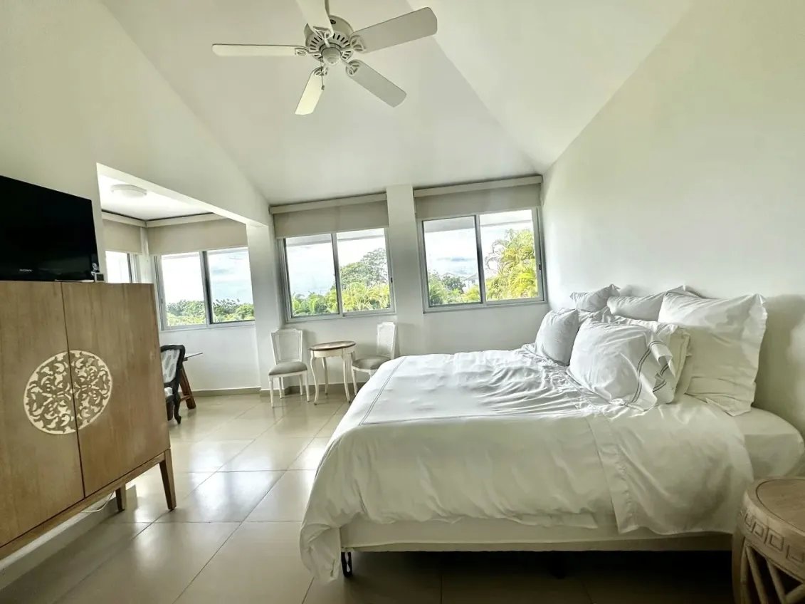 Venta de casa con piscina en Cocoli