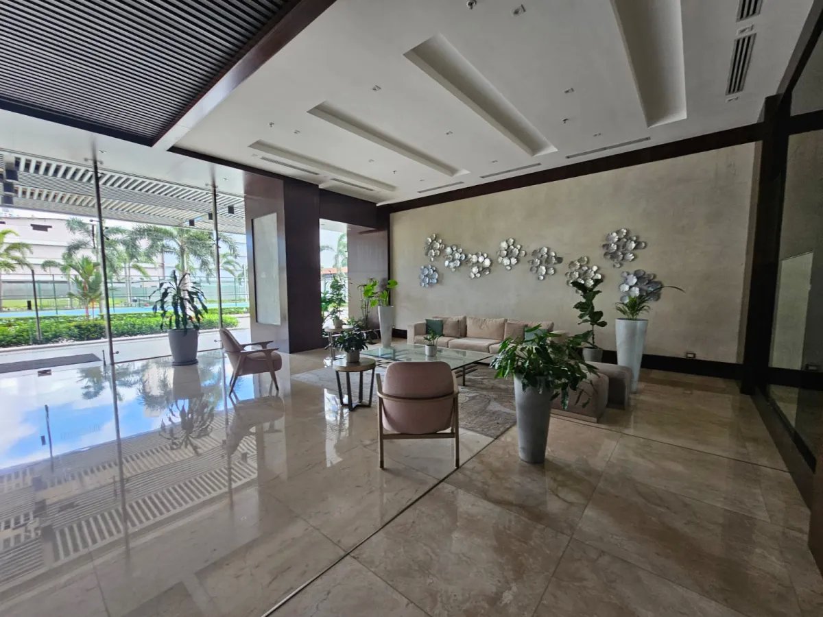 Apartment For Sale in Avenida Costa del Este
