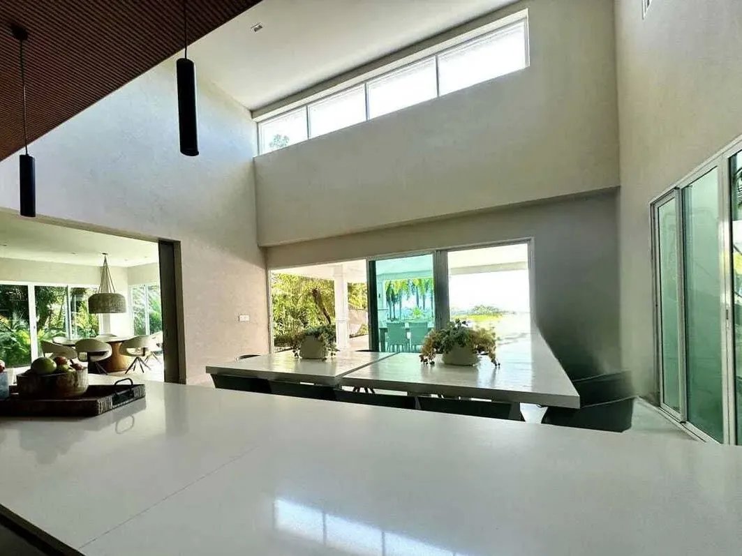 Venta de casa frente a la playa en Bijao