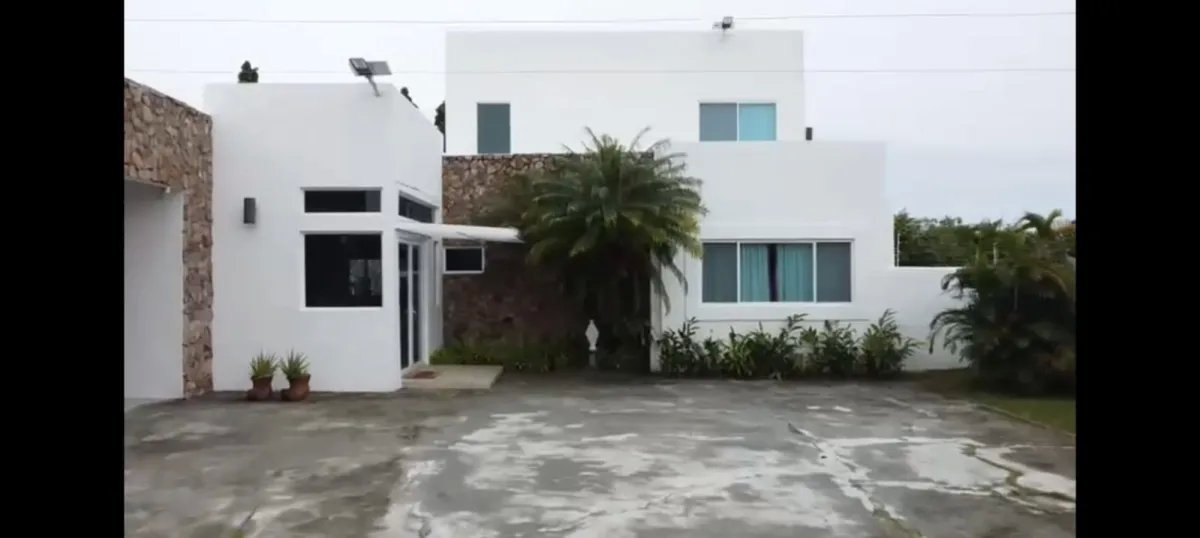Espectacular Casa de Playa en Coronado a la Venta/Spectacular Beach House for Sale in Coronado