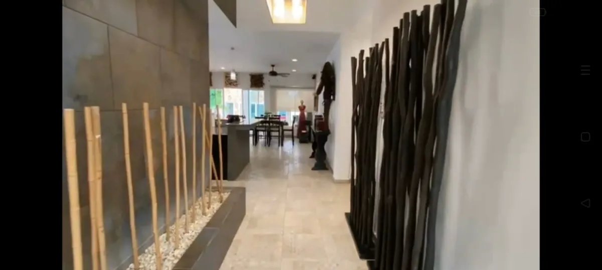 Espectacular Casa de Playa en Coronado a la Venta/Spectacular Beach House for Sale in Coronado