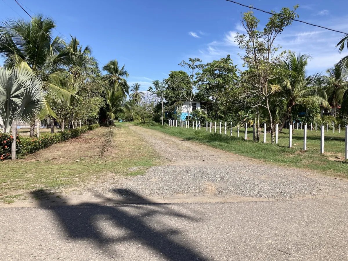 Attractive lot only steps from the beach