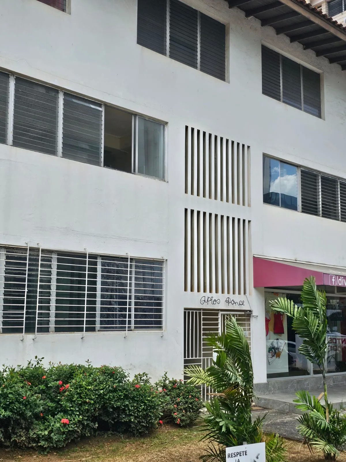 Se vende edificio cerca de Via Brazil