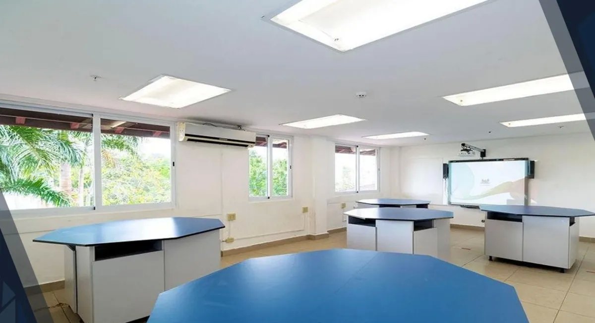 se vende Edificio en Clayton