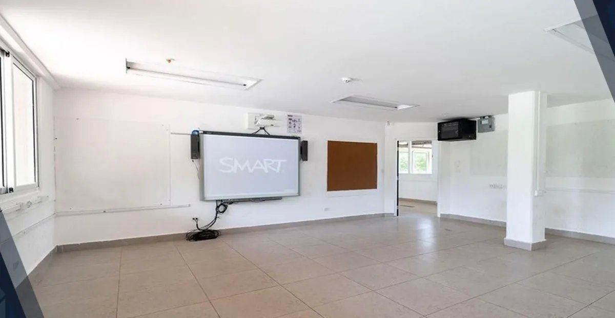 se vende Edificio en Clayton