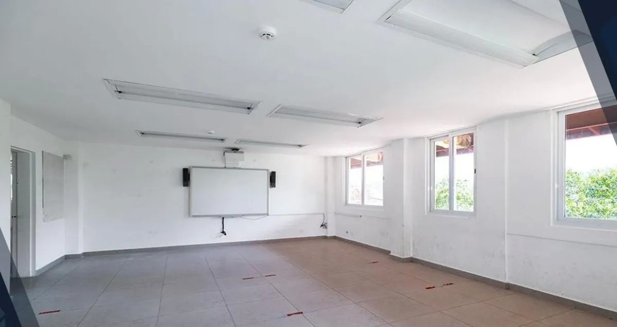 se vende Edificio en Clayton