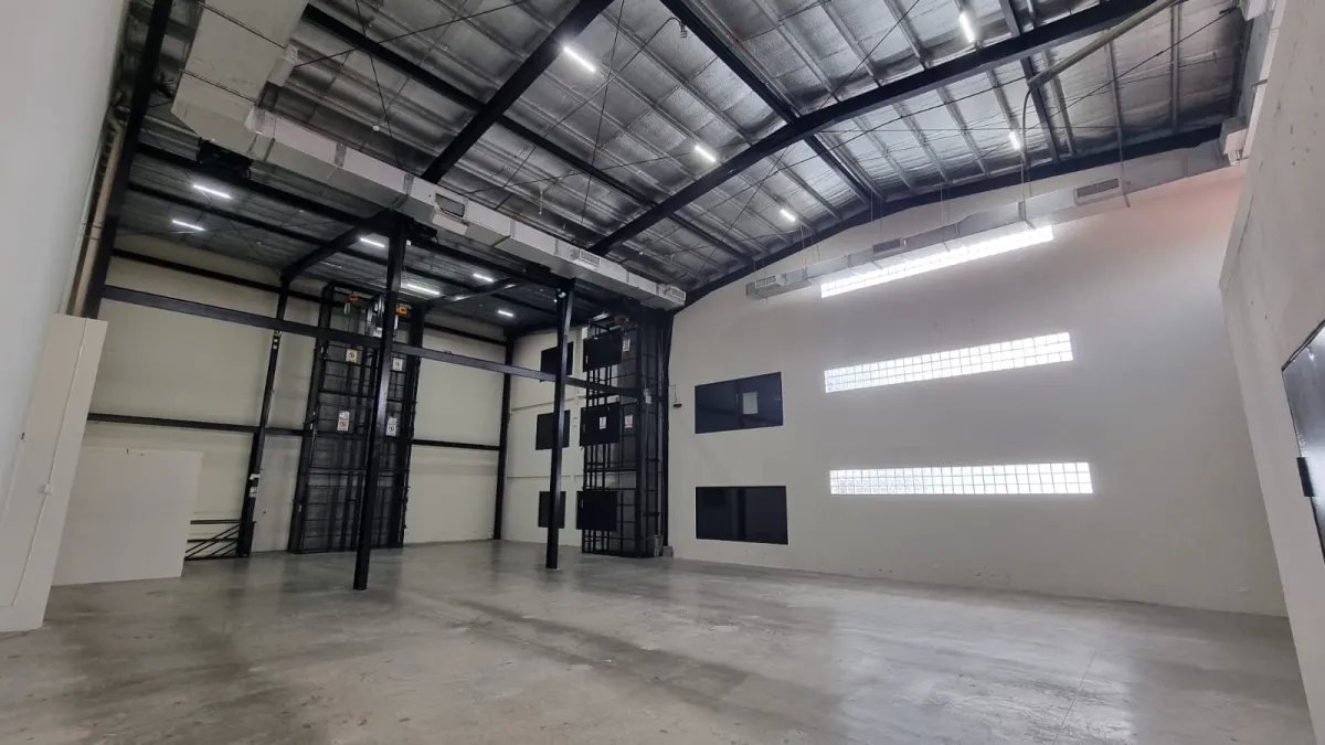 se vende o se alquila Edificio en costa del este