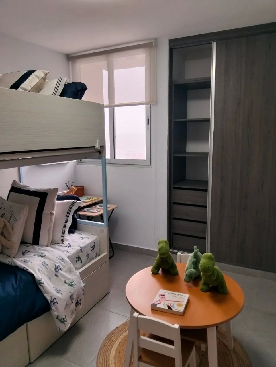 Apartment For Sale in Vía España
