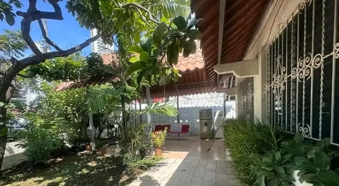 se vende casa en Coco del Mar